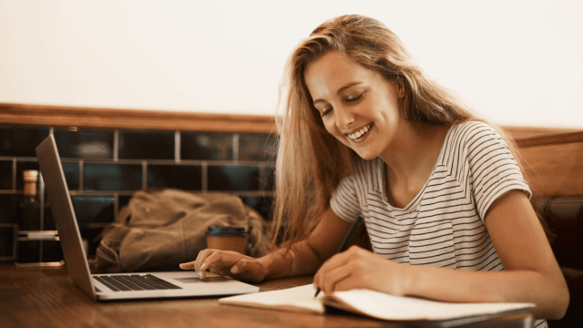 Vous apprenez une nouvelle langue et vous avez l'impression de stagner ? Découvrez 9 astuces imparables pour retrouver la motivation nécessaire !